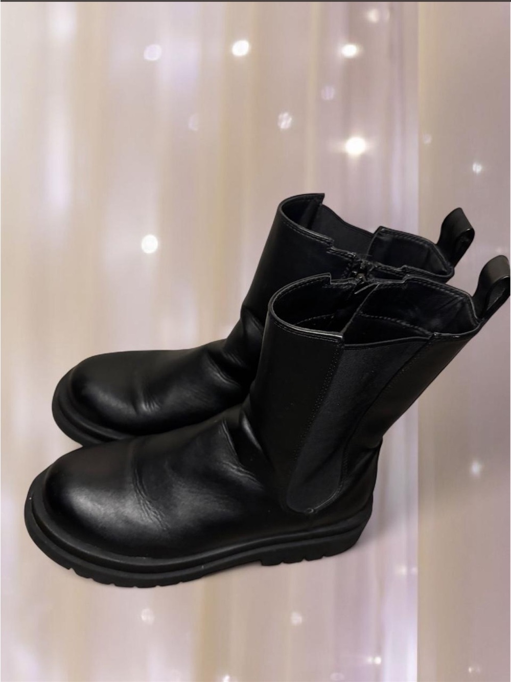 Black PrettyLittleThing Chelsea boots